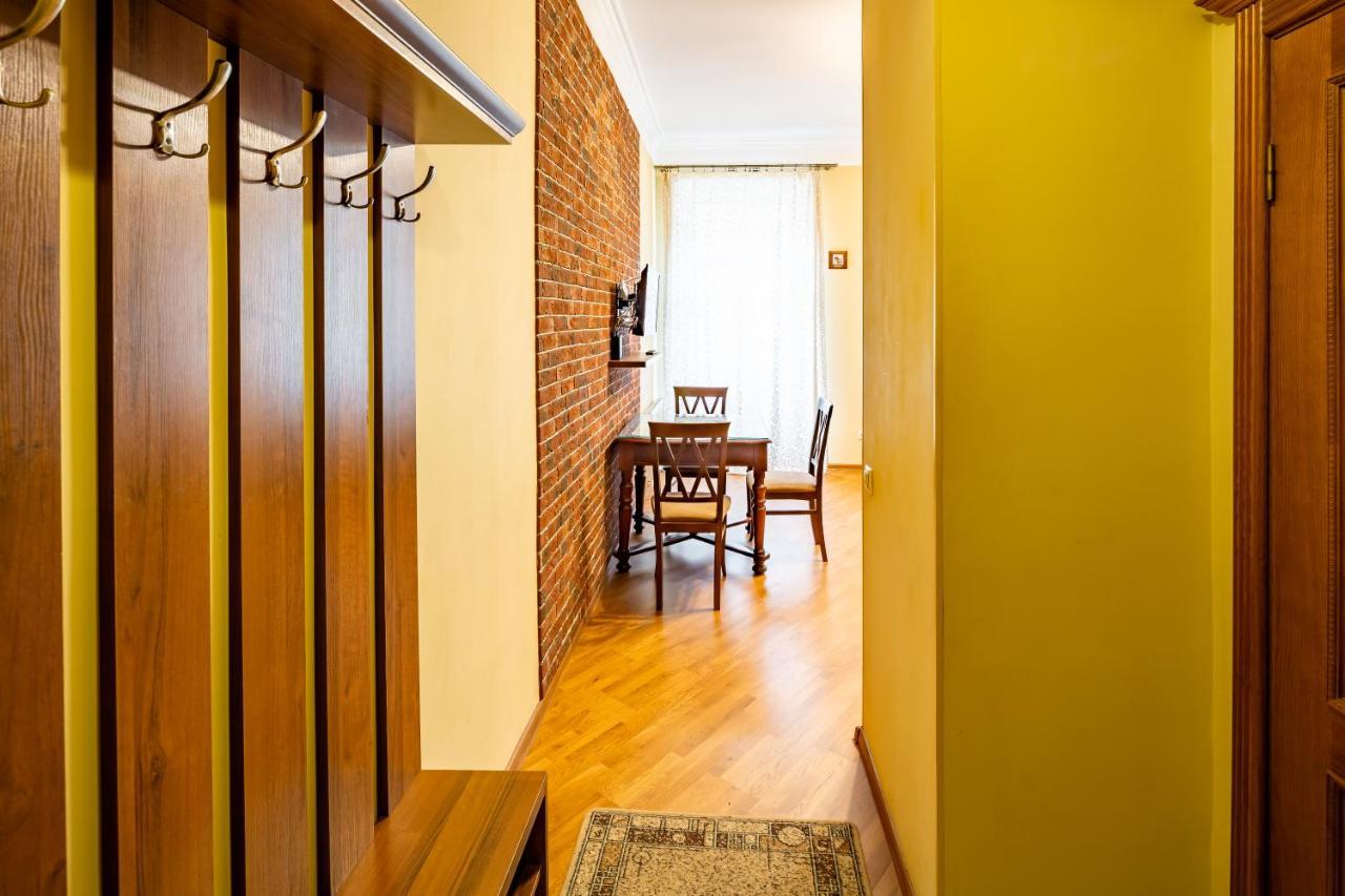 13 Franka Apartment 1 Лвив Екстериор снимка